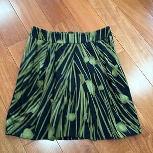 Kenneth Cole Reaction Pleated A-Line Skirt‎ Women Black Green Floral Zip Up sz 8